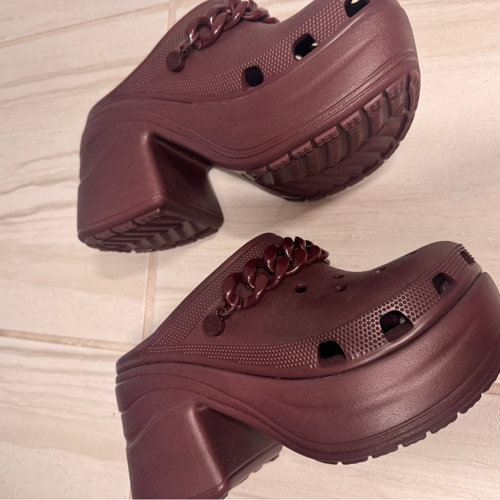 CROCS Women's Dark Red Platform Clogs